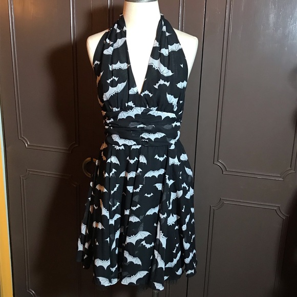 Hell bunny bat dress (black and white version) - Picture 2 of 4